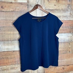 Alex Marie "Evelyn" Round Neck Woven Top in Navy XL